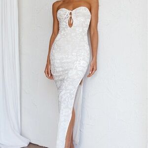 Sing To Me Keyhole Bodice Midi Dress White